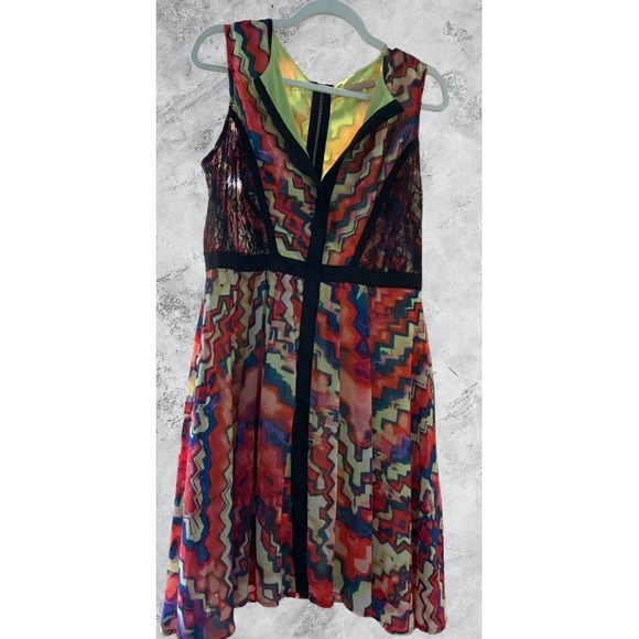 Gibson Latimer Dresses & Skirts - Gibson Latimer Womens Chevron Print Lace Panel Sleeveless Dress Size 12